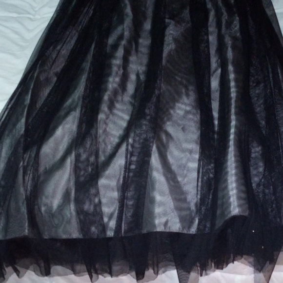 Evening dress - Picture 2 of 3